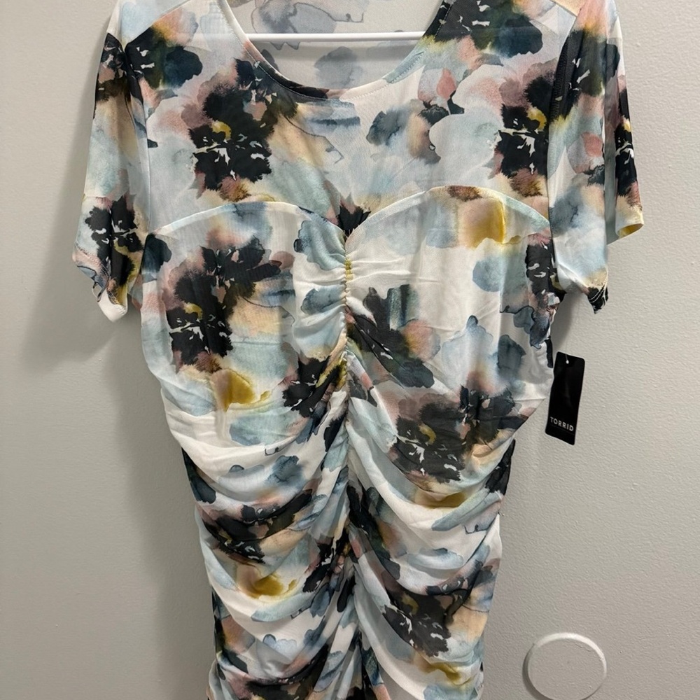 NWT Torrid Floral Ruched Women's Top